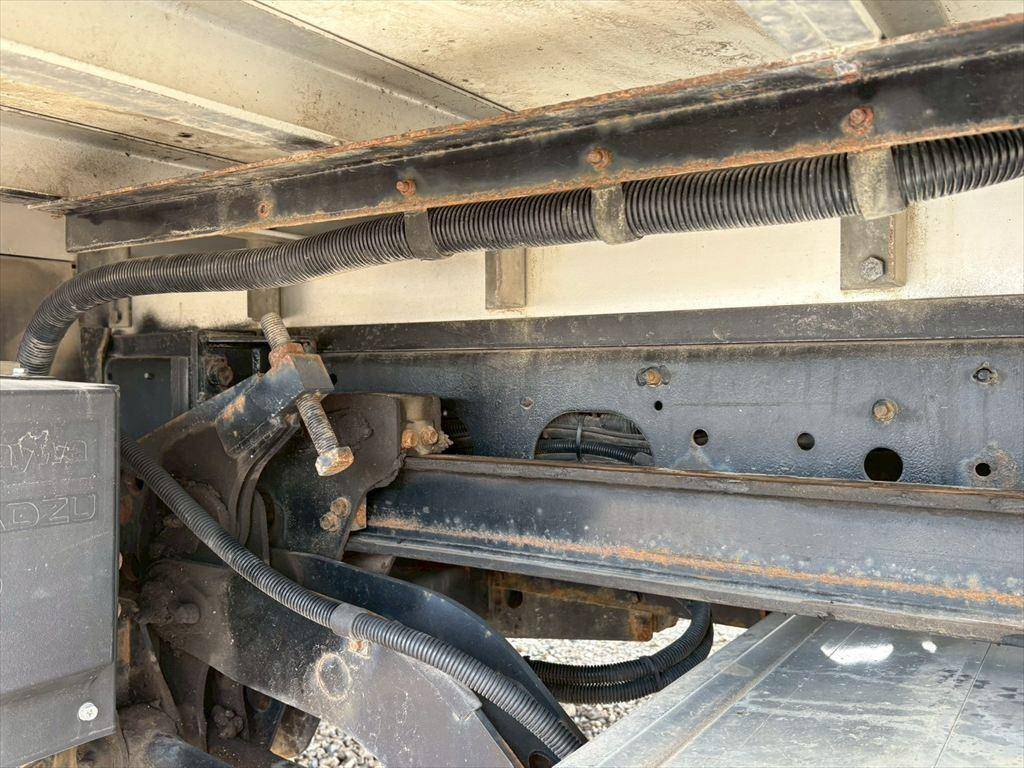 三菱ふそうファイター冷凍車（冷蔵車）中型（4t）[写真13]