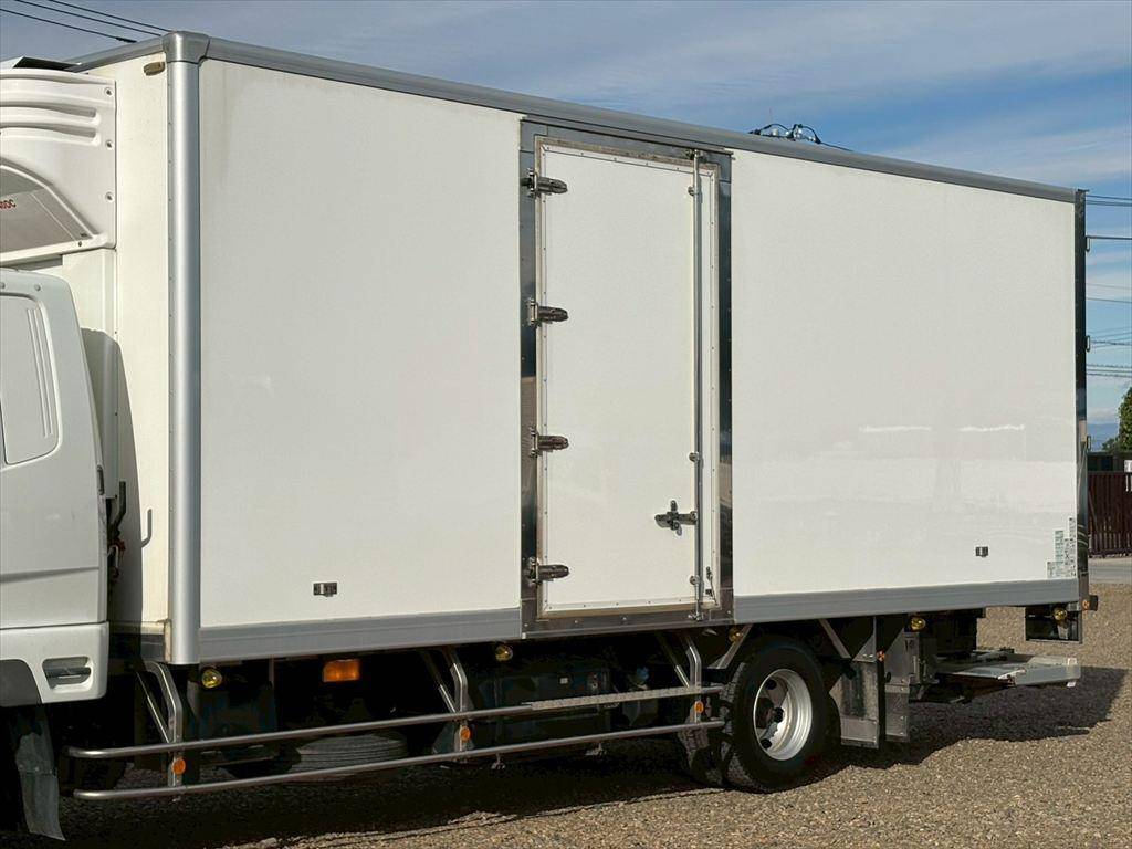 三菱ふそうファイター冷凍車（冷蔵車）中型（4t）[写真05]