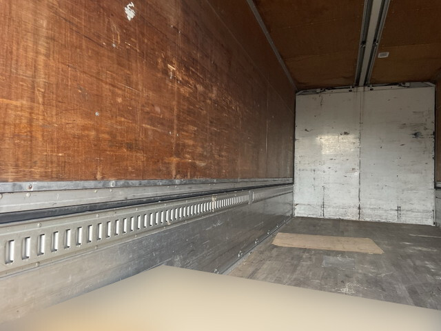 三菱ふそうファイターアルミウイング中型（4t）[写真10]