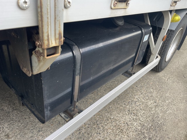 三菱ふそうファイターアルミウイング中型（4t）[写真18]