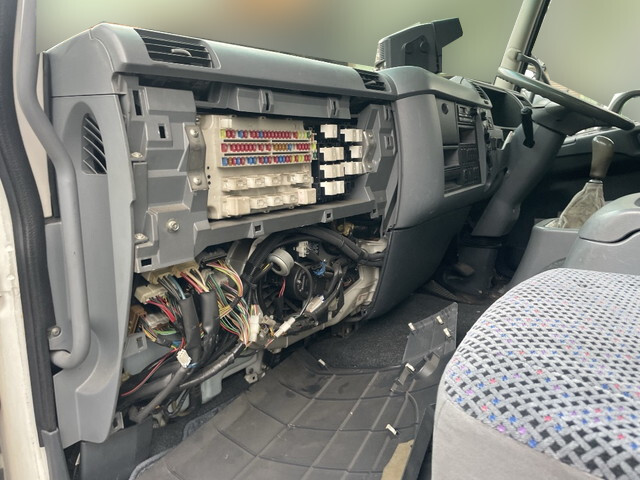 三菱ふそうファイターアルミウイング中型（4t）[写真30]