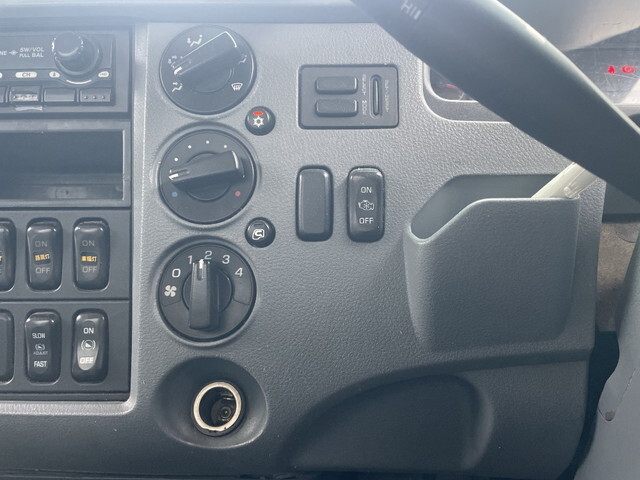 三菱ふそうファイターアルミウイング中型（4t）[写真36]