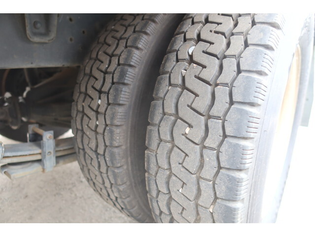 日野デュトロ平ボディ小型（2t・3t）[写真17]