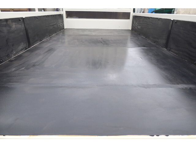 日野デュトロ平ボディ小型（2t・3t）[写真09]