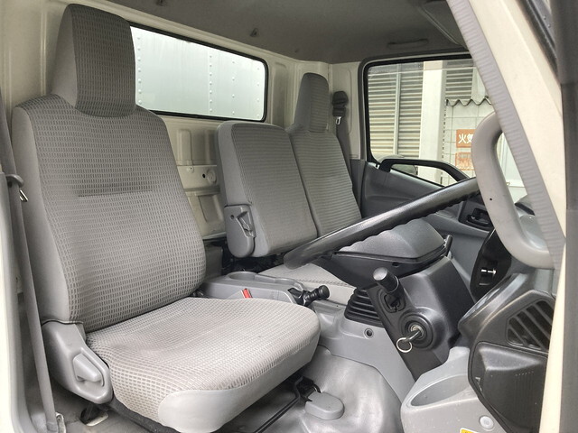 日野デュトロパネルバン小型（2t・3t）[写真15]