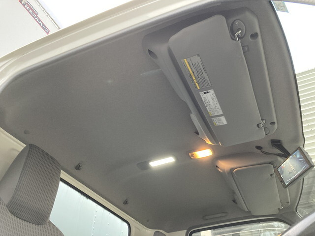 日野デュトロパネルバン小型（2t・3t）[写真19]