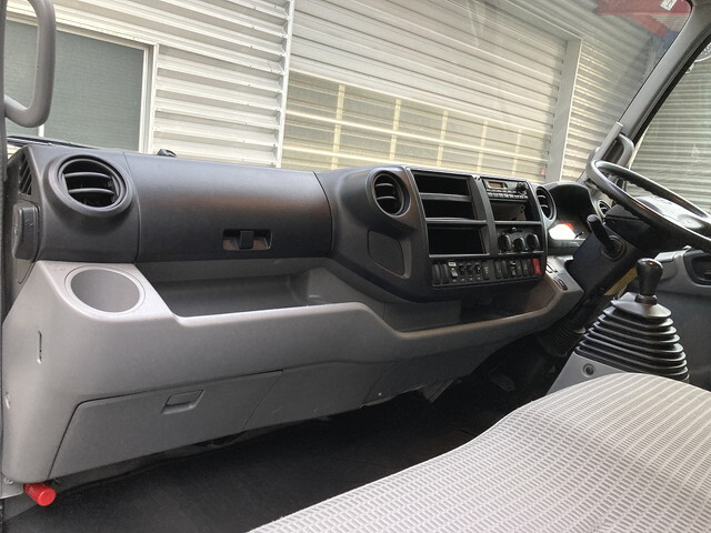 日野デュトロパネルバン小型（2t・3t）[写真20]