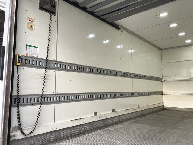 日野デュトロパネルバン小型（2t・3t）[写真22]