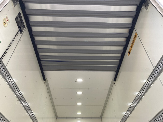 日野デュトロパネルバン小型（2t・3t）[写真24]