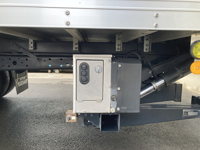 日野デュトロパネルバン小型（2t・3t）[写真09]