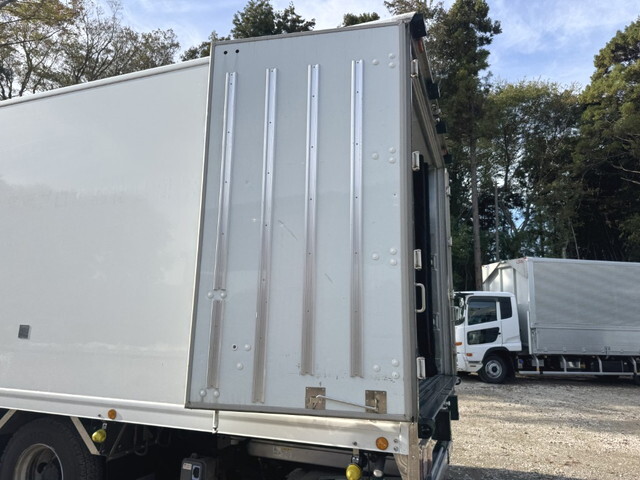 日野レンジャー冷蔵冷凍ウイング中型（4t）[写真16]