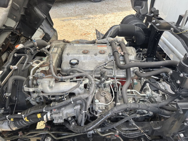 日野レンジャー冷蔵冷凍ウイング中型（4t）[写真25]