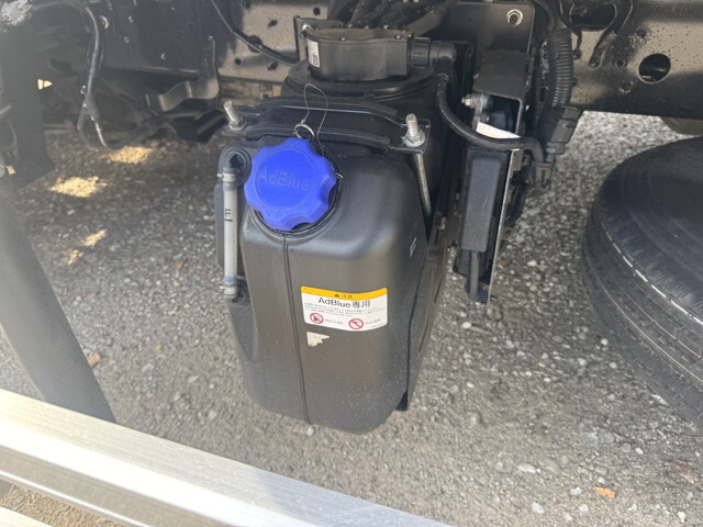 日野レンジャー冷蔵冷凍ウイング中型（4t）[写真29]