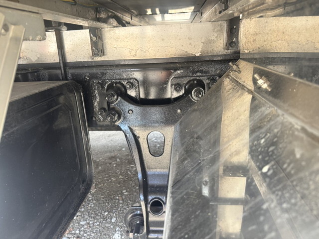 日野レンジャー冷蔵冷凍ウイング中型（4t）[写真32]