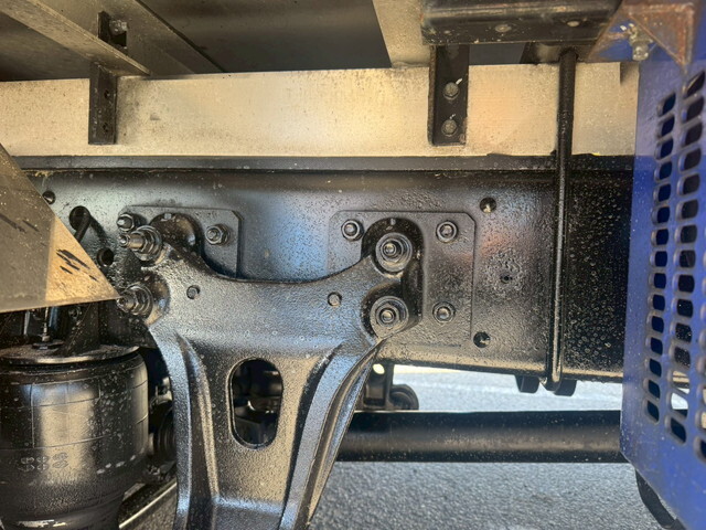 日野レンジャー冷蔵冷凍ウイング中型（4t）[写真33]