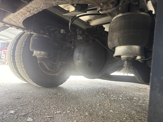 日野レンジャー冷蔵冷凍ウイング中型（4t）[写真35]