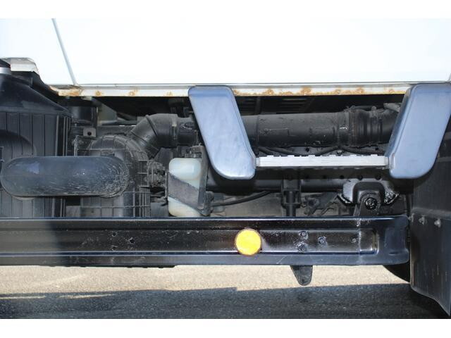 三菱ふそうキャンターダブルキャブ（Wキャブ）小型（2t・3t）[写真16]