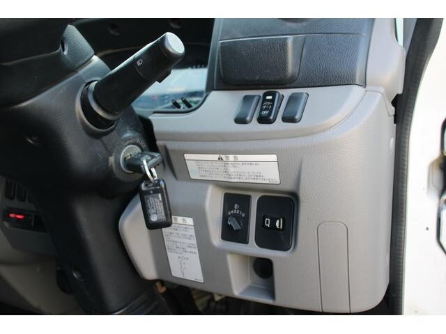 三菱ふそうキャンターダブルキャブ（Wキャブ）小型（2t・3t）[写真26]