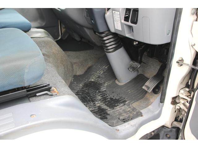 三菱ふそうキャンターダブルキャブ（Wキャブ）小型（2t・3t）[写真27]