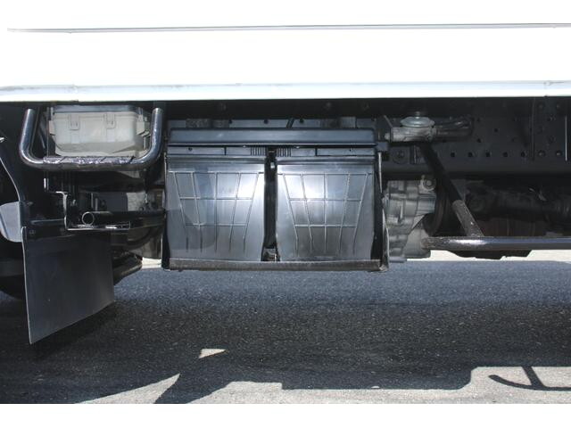 いすゞエルフダブルキャブ（Wキャブ）小型（2t・3t）[写真13]