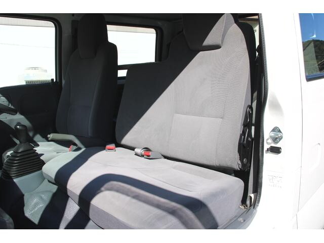 いすゞエルフダブルキャブ（Wキャブ）小型（2t・3t）[写真32]