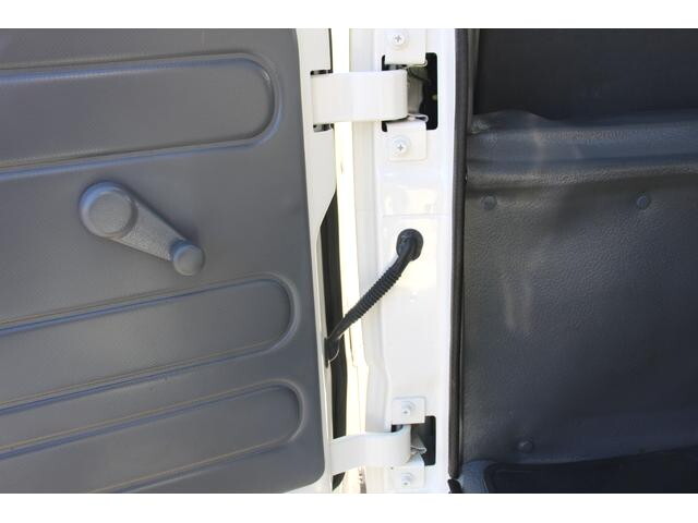 いすゞエルフダブルキャブ（Wキャブ）小型（2t・3t）[写真39]