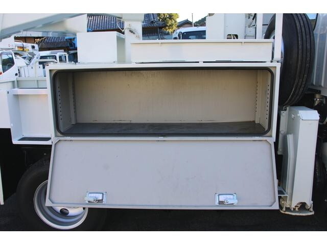 三菱ふそうキャンター高所作業車小型（2t・3t）[写真24]