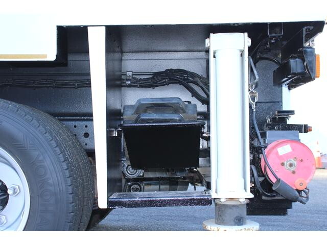 三菱ふそうキャンター高所作業車小型（2t・3t）[写真25]