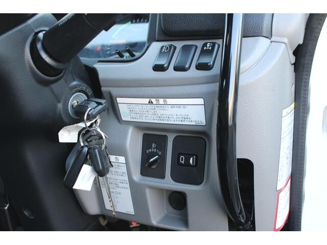 三菱ふそうキャンター高所作業車小型（2t・3t）[写真35]