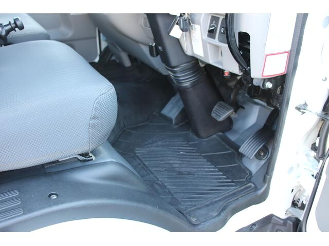 三菱ふそうキャンター高所作業車小型（2t・3t）[写真36]