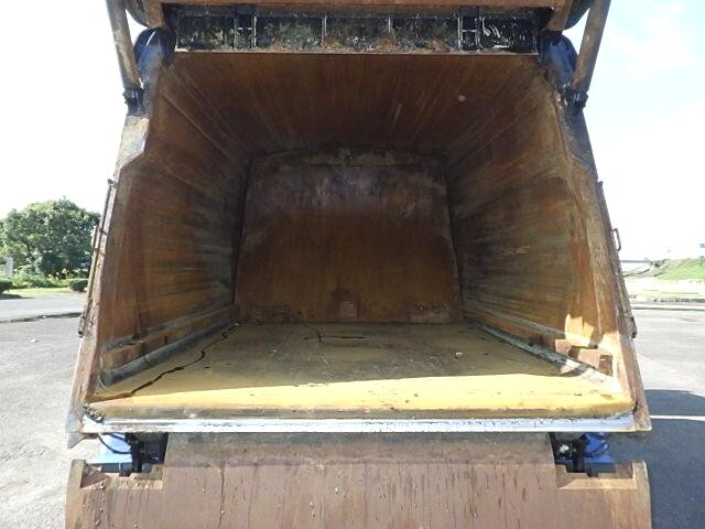 日野レンジャーパッカー車（塵芥車）増トン（6t・8t）[写真11]