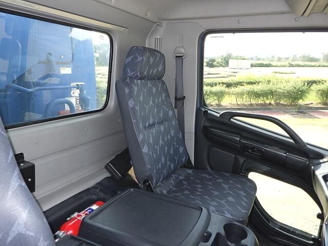 日野レンジャーパッカー車（塵芥車）増トン（6t・8t）[写真24]