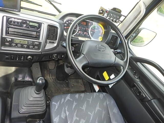 日野レンジャーパッカー車（塵芥車）増トン（6t・8t）[写真25]