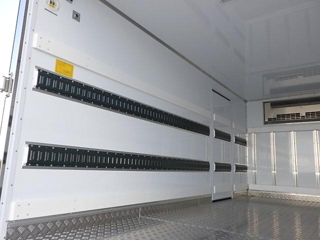 日野デュトロ冷凍車（冷蔵車）小型（2t・3t）[写真11]