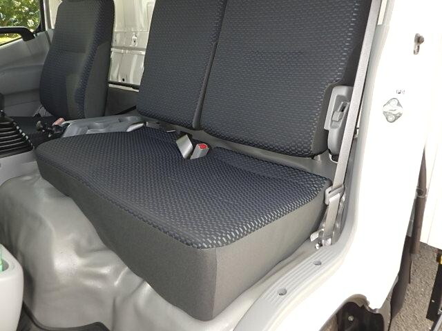 日野デュトロ冷凍車（冷蔵車）小型（2t・3t）[写真23]