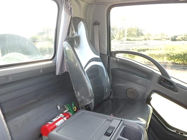 いすゞフォワードミキサー車（コンクリートミキサー）増トン（6t・8t）[写真25]