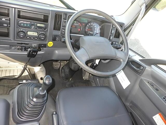 いすゞフォワードミキサー車（コンクリートミキサー）増トン（6t・8t）[写真26]