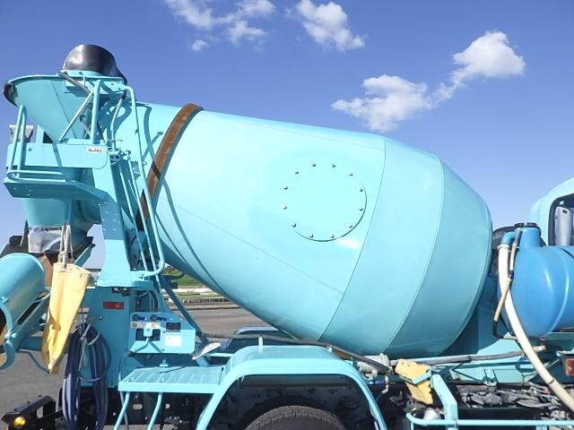 いすゞフォワードミキサー車（コンクリートミキサー）増トン（6t・8t）[写真06]