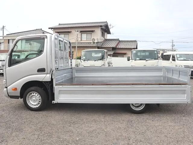 トヨタダイナ幌車小型（2t・3t）[写真10]