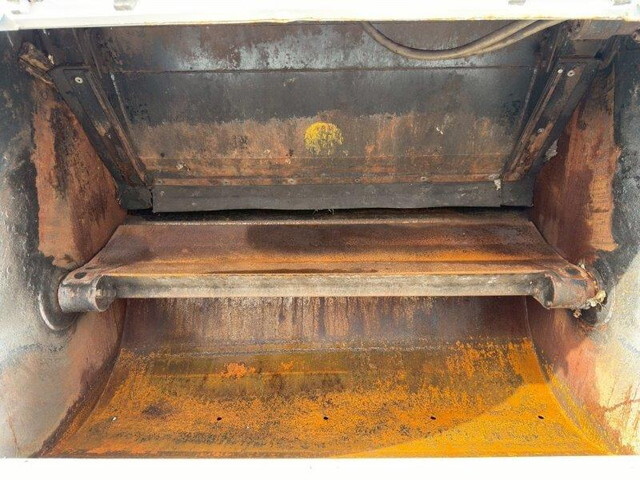 いすゞエルフパッカー車（塵芥車）小型（2t・3t）[写真10]