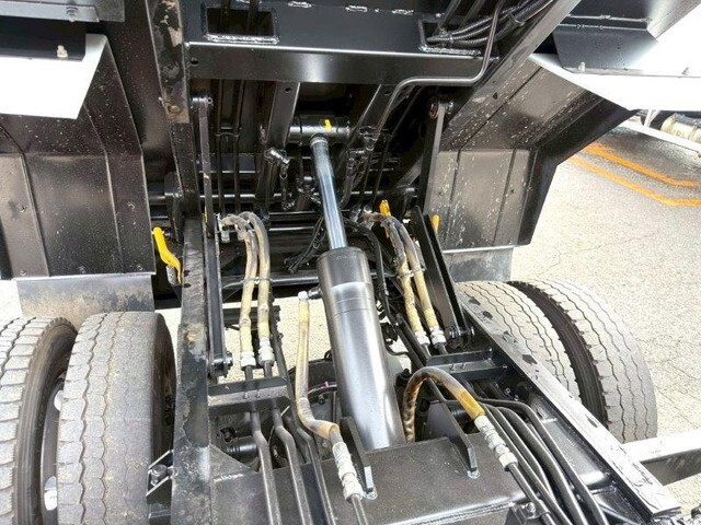 いすゞエルフパッカー車（塵芥車）小型（2t・3t）[写真21]