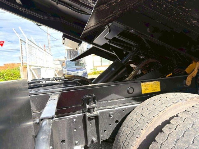 いすゞエルフパッカー車（塵芥車）小型（2t・3t）[写真25]