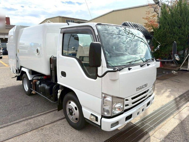 いすゞエルフパッカー車（塵芥車）小型（2t・3t）[写真03]