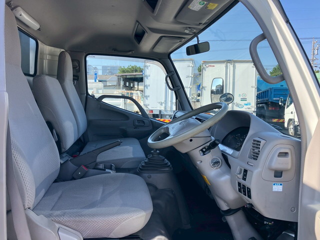 日野デュトロアルミブロック小型（2t・3t）[写真32]