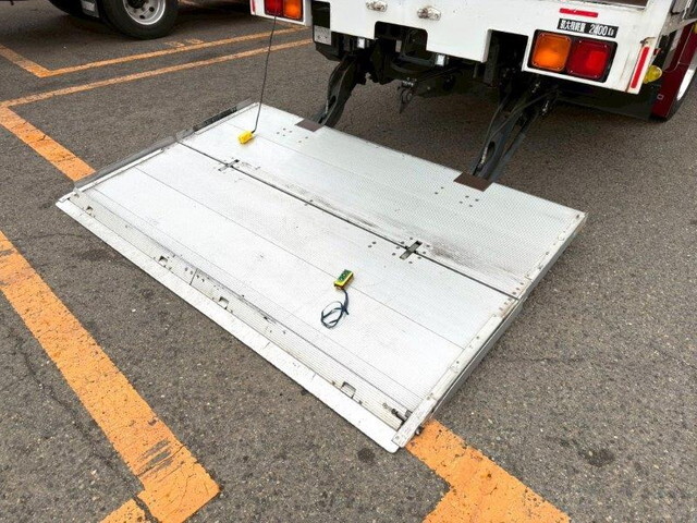 三菱ふそうファイターアルミウイング中型（4t）[写真10]