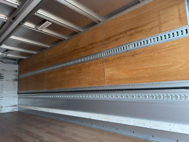 三菱ふそうファイターアルミウイング中型（4t）[写真15]