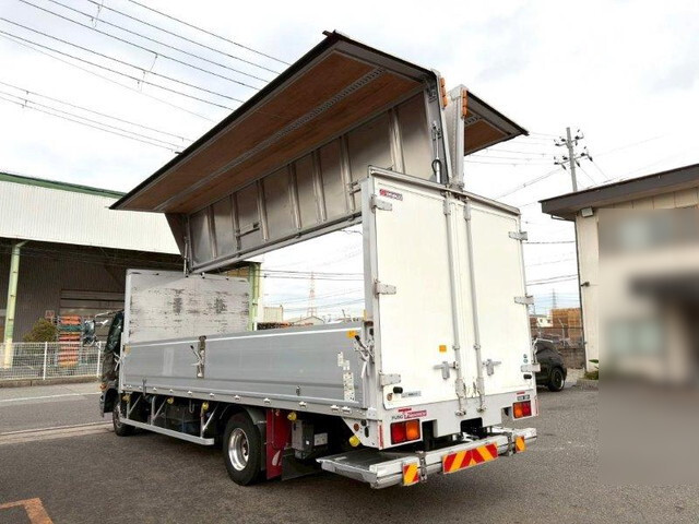 三菱ふそうファイターアルミウイング中型（4t）[写真08]