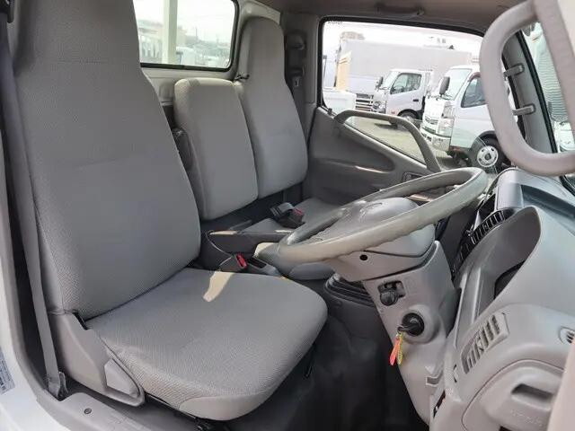 トヨタダイナ平ボディ小型（2t・3t）[写真30]