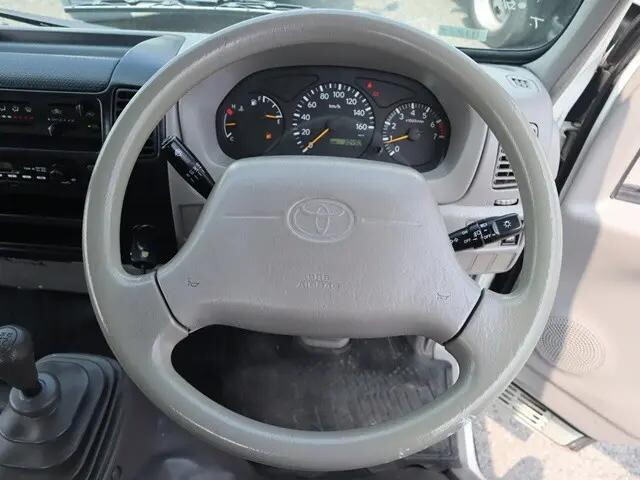 トヨタダイナ平ボディ小型（2t・3t）[写真33]