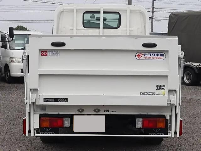 トヨタダイナ平ボディ小型（2t・3t）[写真04]
